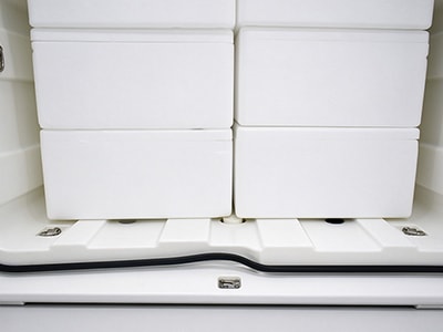 Refrigerated cargo box interior